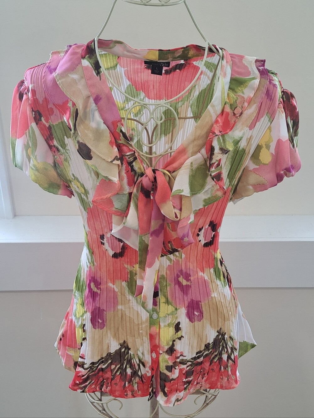 East 5th Floral Ruffled Button Down Bow Tie Cottagecore Fairycore Romantic Top L
